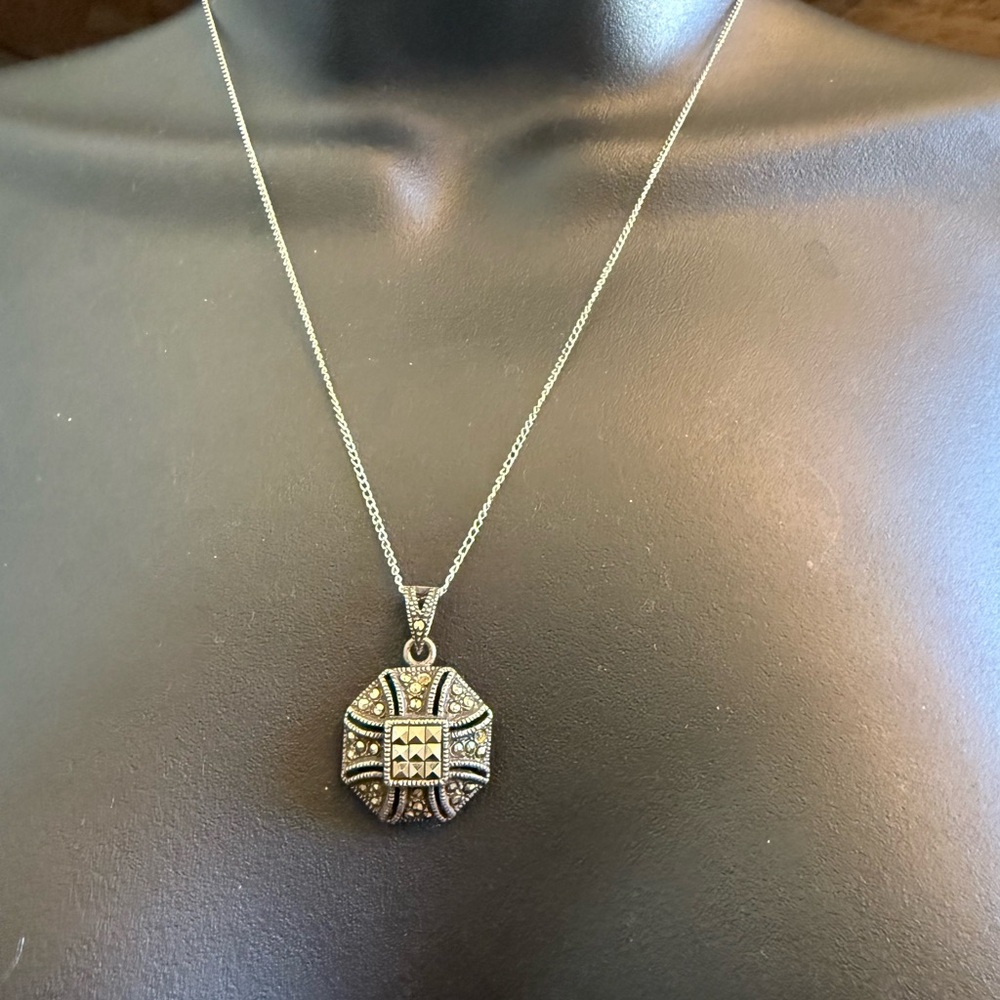Sterling Silver Marcasite Octagon Pendant Necklace. Women Jewelry